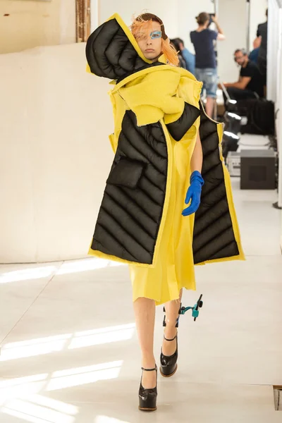 Look 2